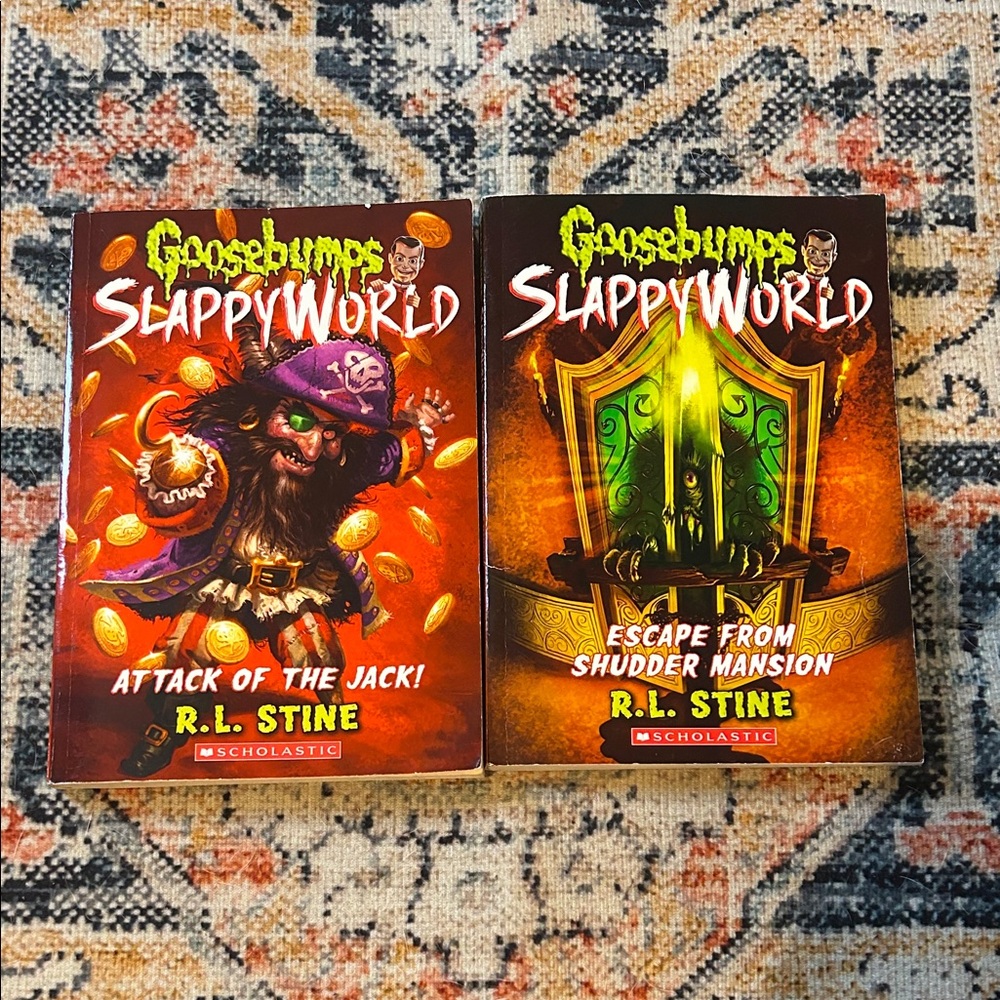 Scholastic Goosebumps SlappyWorld Book Pair - Red and Green Covers